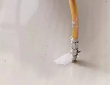 新昌瓷砖空鼓维修公司专业解答在瓷砖铺贴过程中，如果使用的砂料过粗（如全部使用了粗砂），可能会导致以下问题